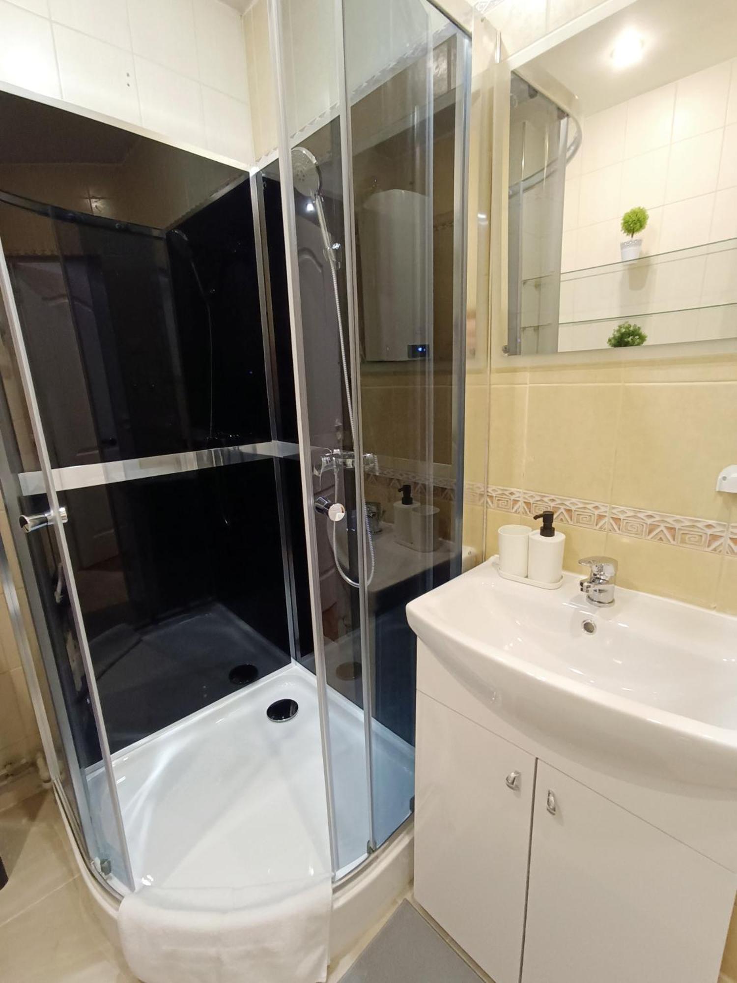 Two Bedroom In Old Town, Up To 6 Guests Апартаменти *