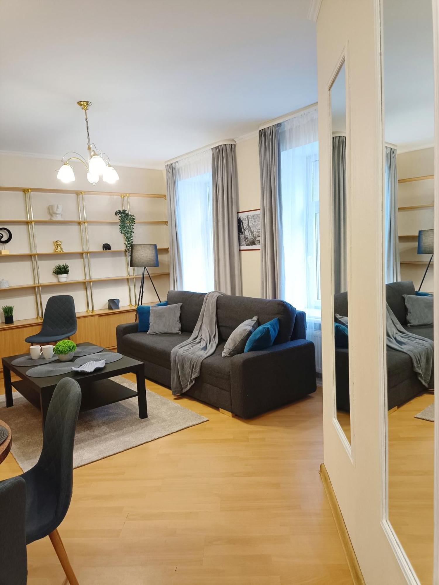 Апартаменти Two Bedroom In Old Town, Up To 6 Guests Рига