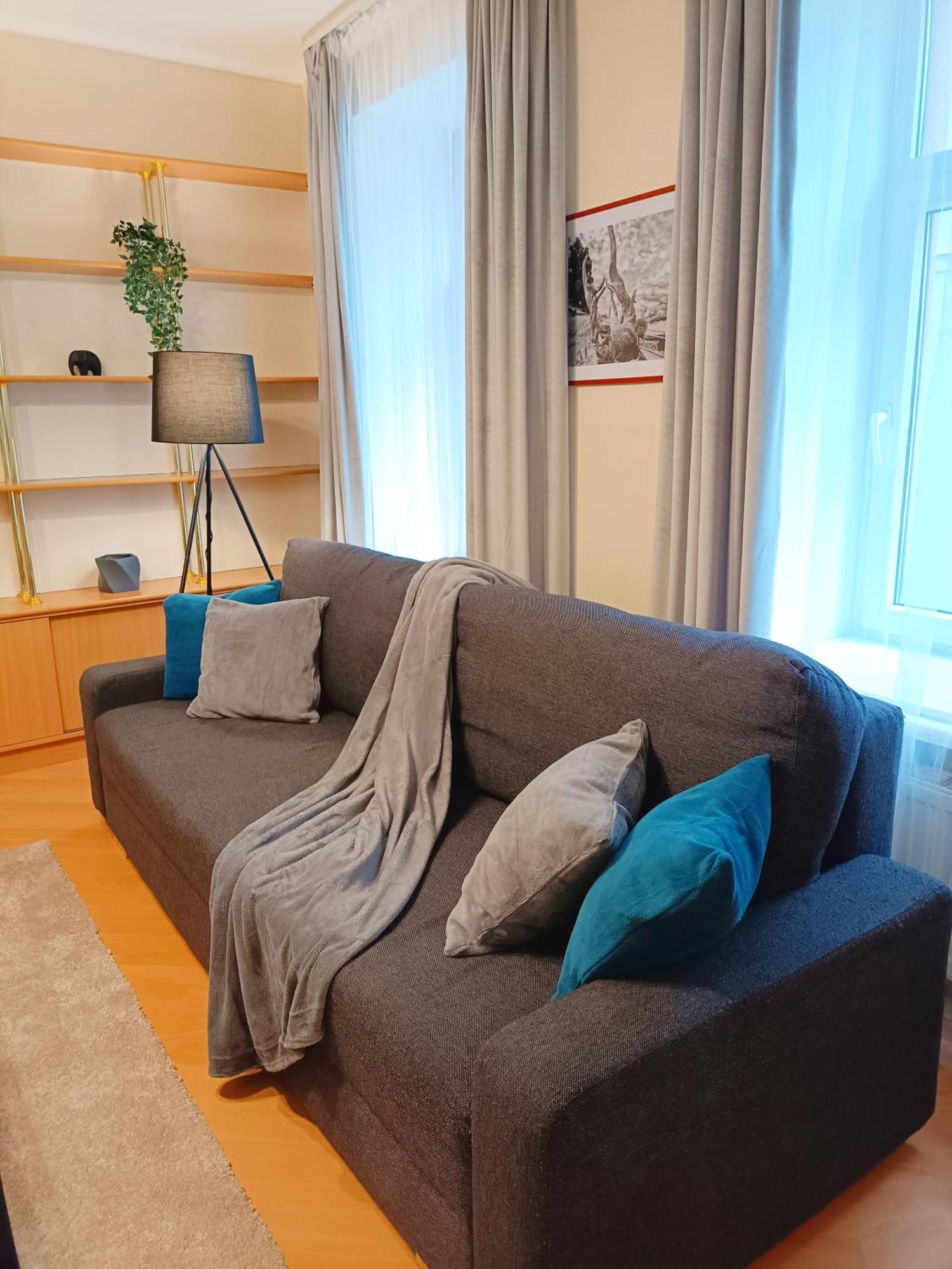 Two Bedroom In Old Town, Up To 6 Guests Апартаменти